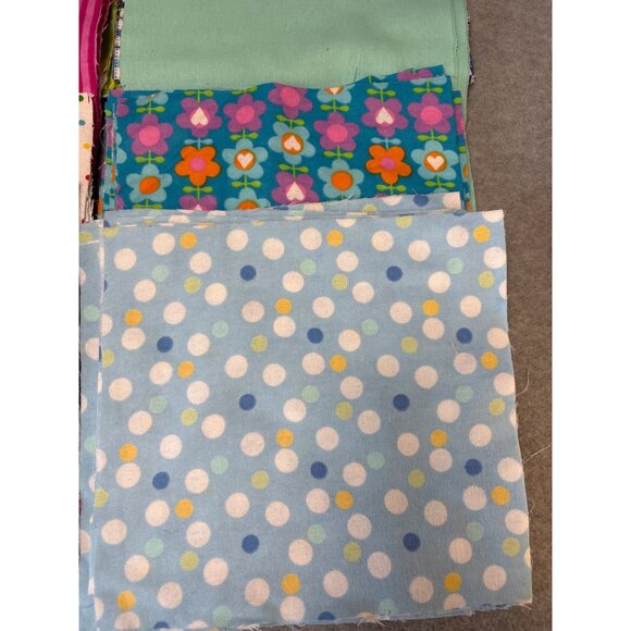 85 Precut Flannel Fabric Quilt Squares 9"-10" Multicolor Set - Picture 9 of 10